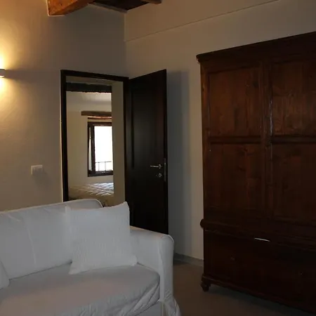 Podere Fabbrani Bed & Breakfast *
