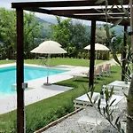 Bed and Breakfast Podere Fabbrani 4*
