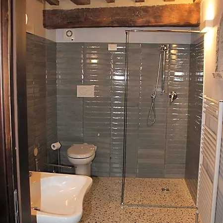 Podere Fabbrani Bed & Breakfast 4*
