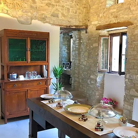 Podere Fabbrani Bed & Breakfast 4*