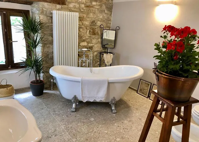 Podere Fabbrani Bed & Breakfast 4*